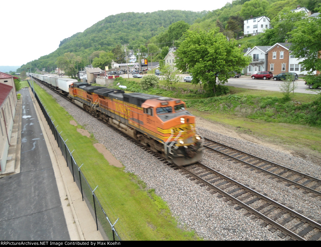 BNSF 5011